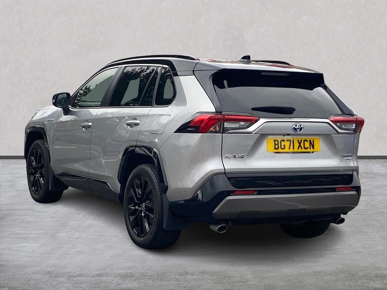 Used Toyota RAV4 2021 for sale - 76236951: Photo 2