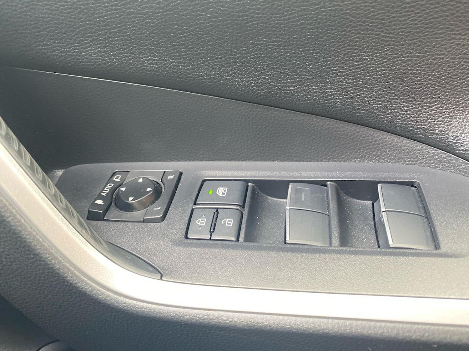 Used Toyota RAV4 2021 for sale - 76236951: Photo 21