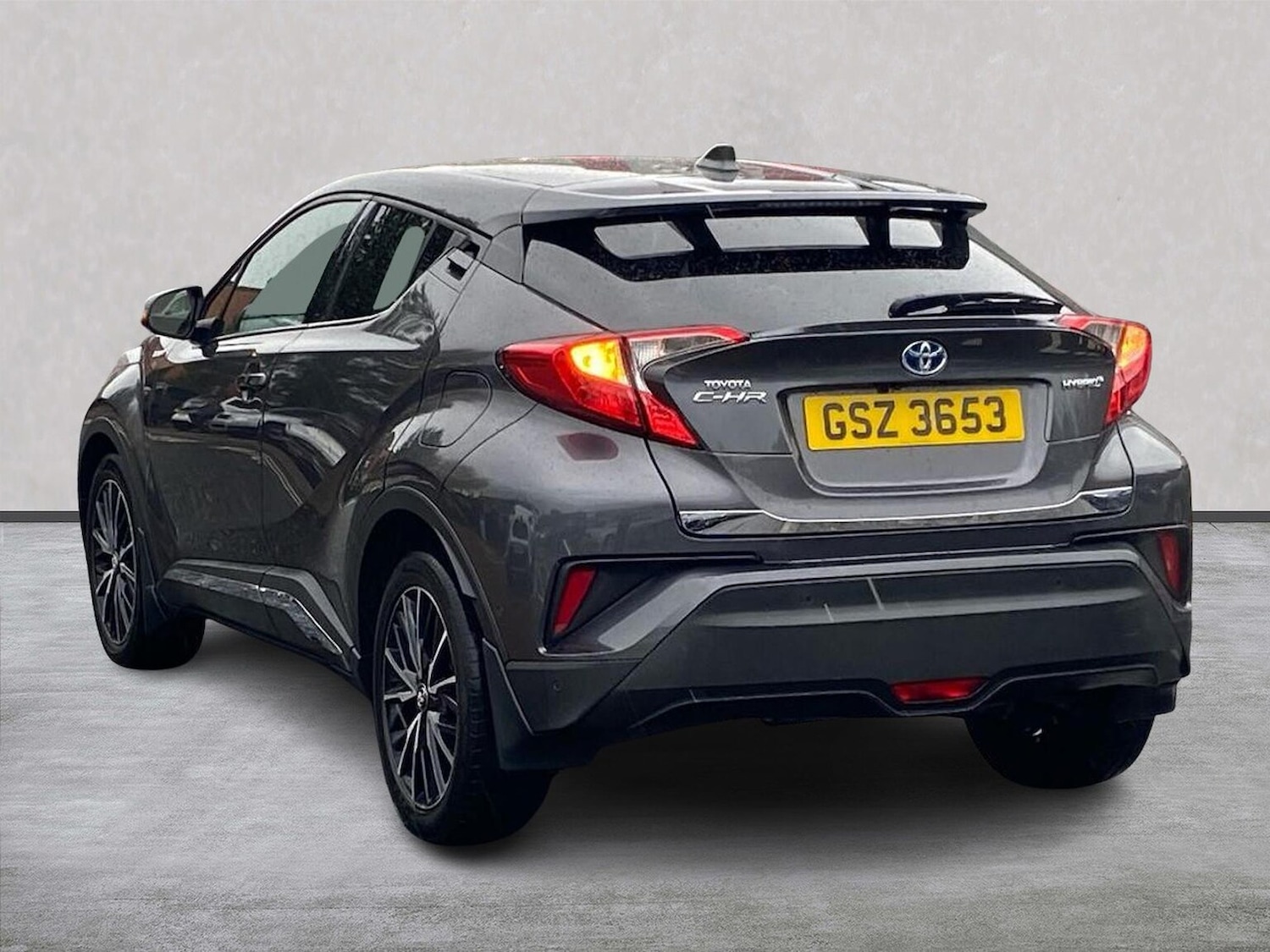 Used Toyota C-HR 2018 for sale - 76554259: Photo 2