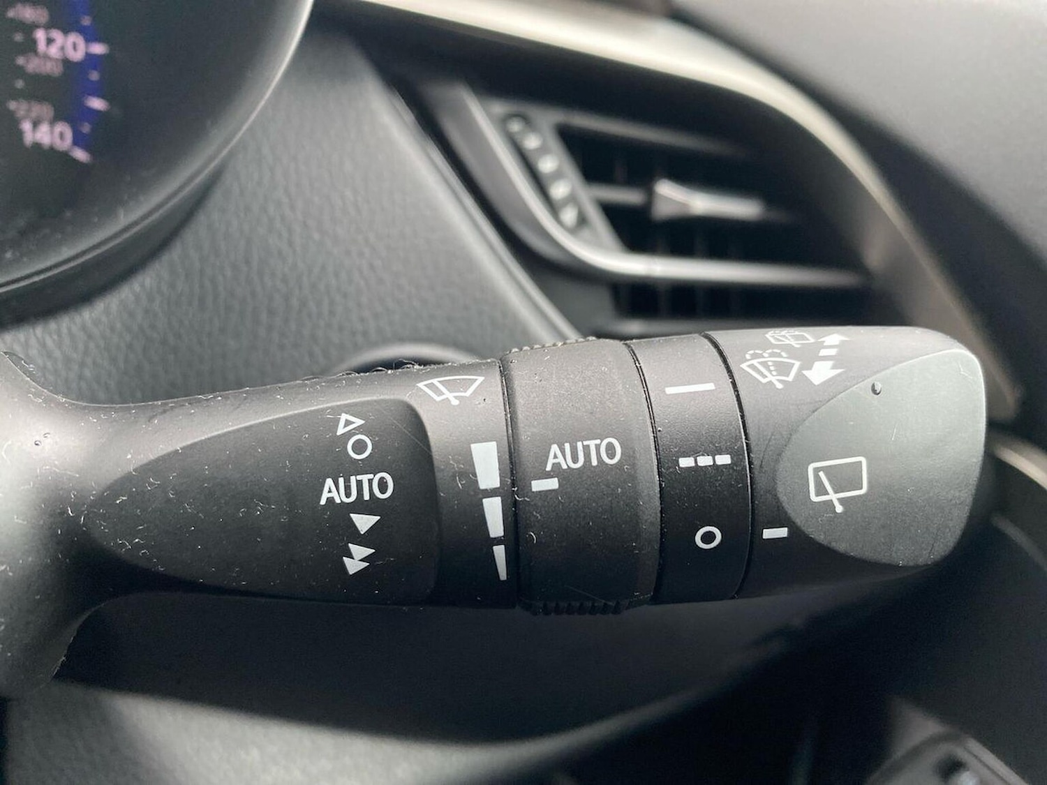 Used Toyota C-HR 2018 for sale - 76554259: Photo 28