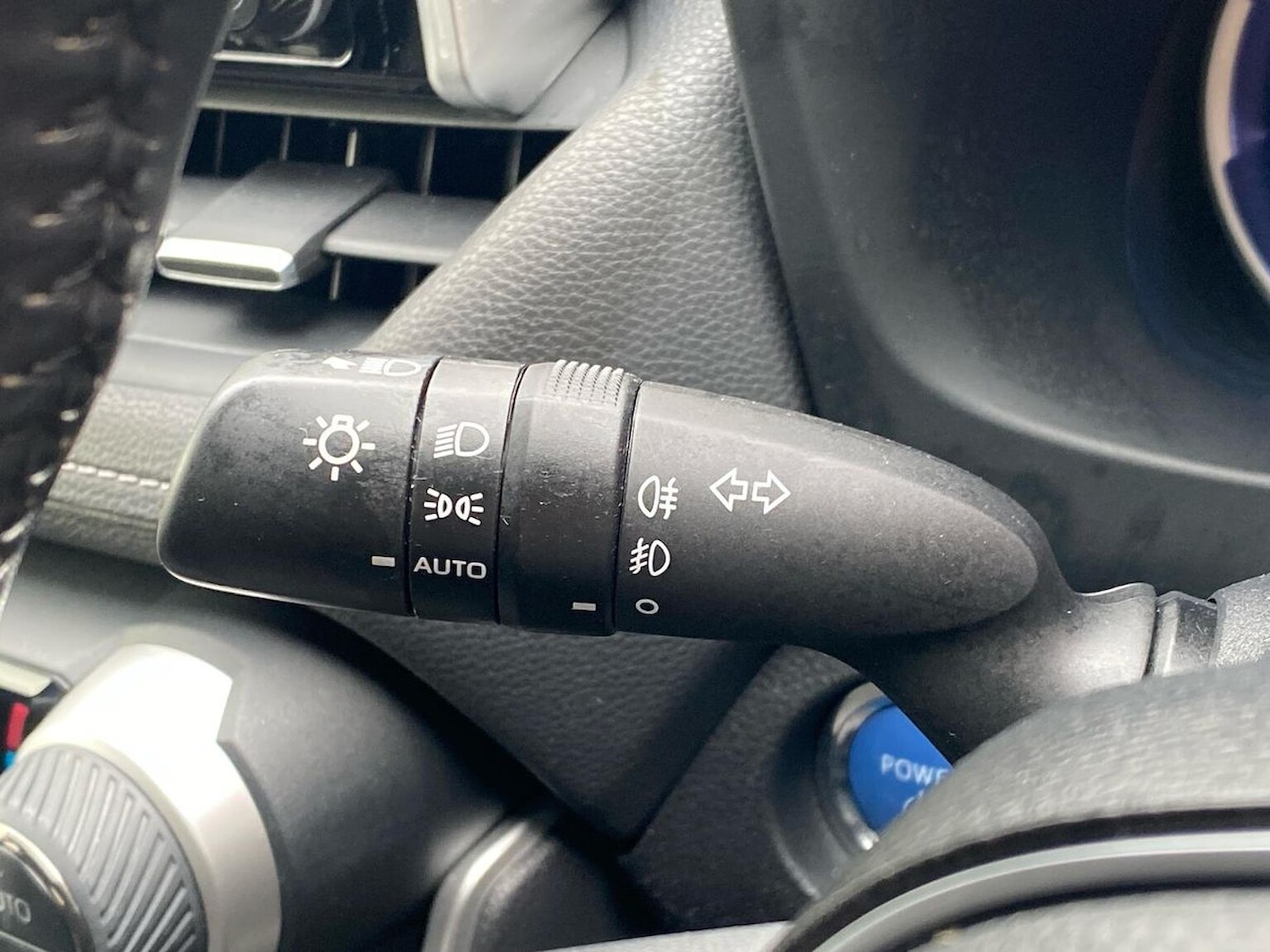 Used Toyota RAV4 2019 for sale - 78192907: Photo 28