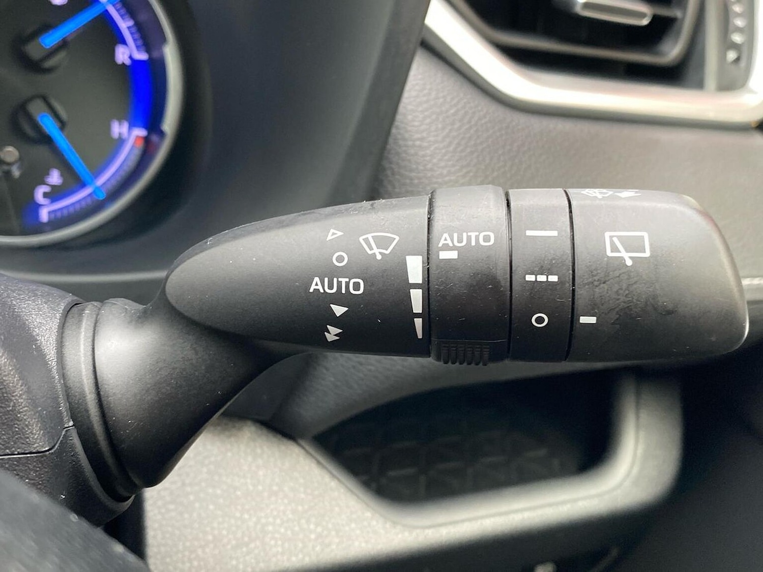 Used Toyota RAV4 2019 for sale - 78192907: Photo 29