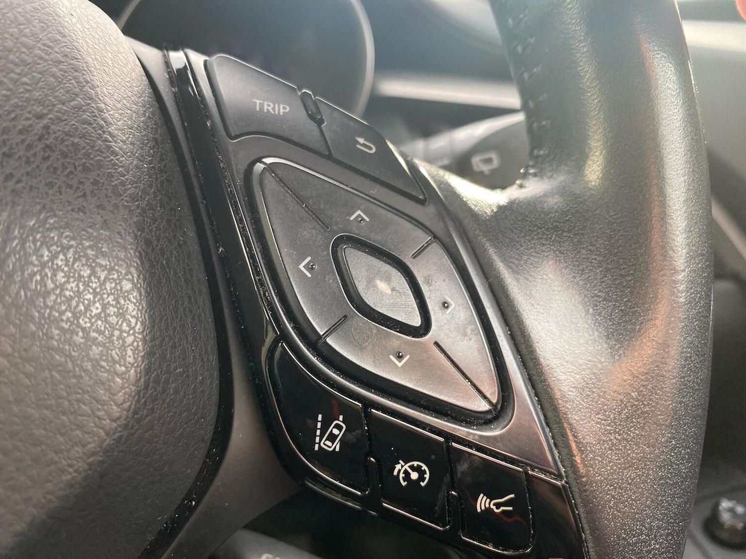 Used Toyota C-HR 2021 for sale - 76541854: Photo 25