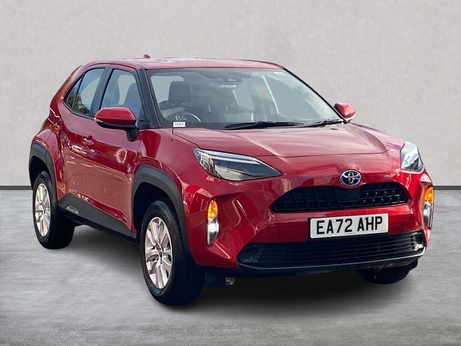 Used Toyota Yaris Cross 2022 for sale - 76541845: Photo 1