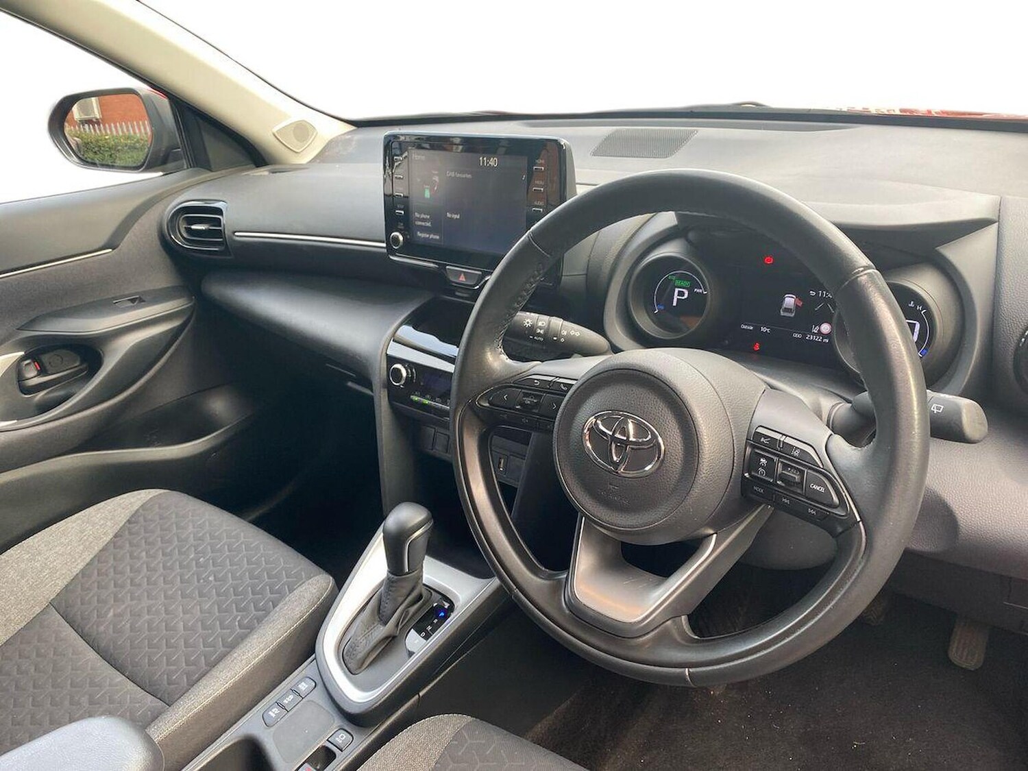 Used Toyota Yaris Cross 2022 for sale - 76541845: Photo 15