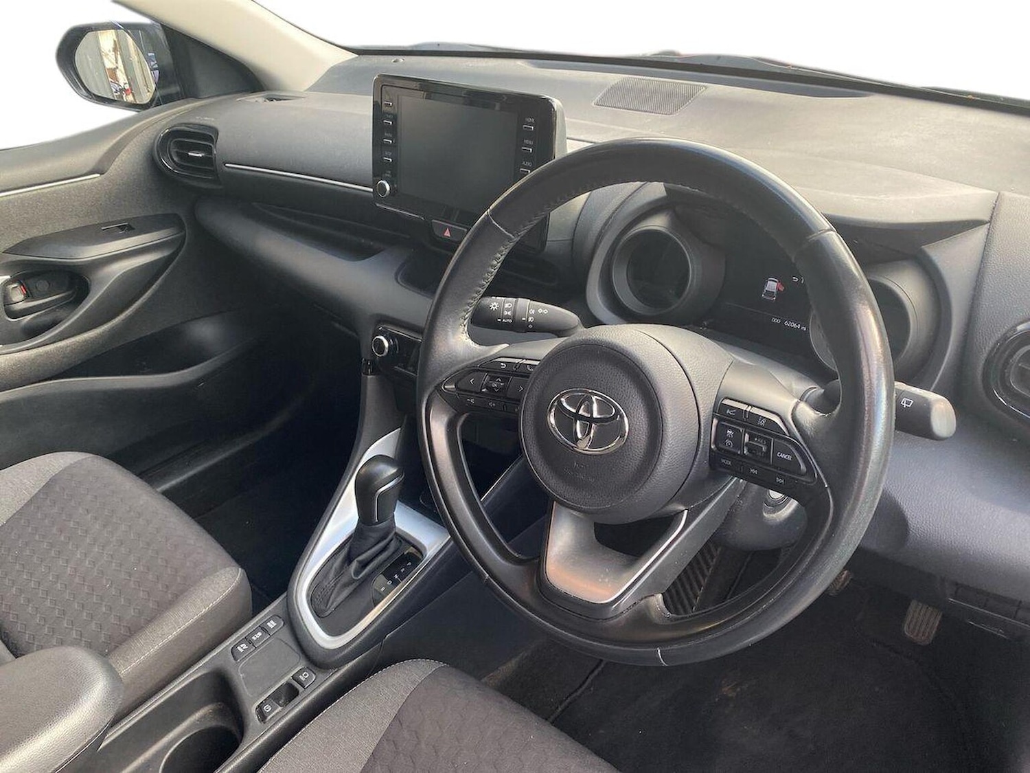 Used Toyota Yaris 2020 for sale - 76497255: Photo 15