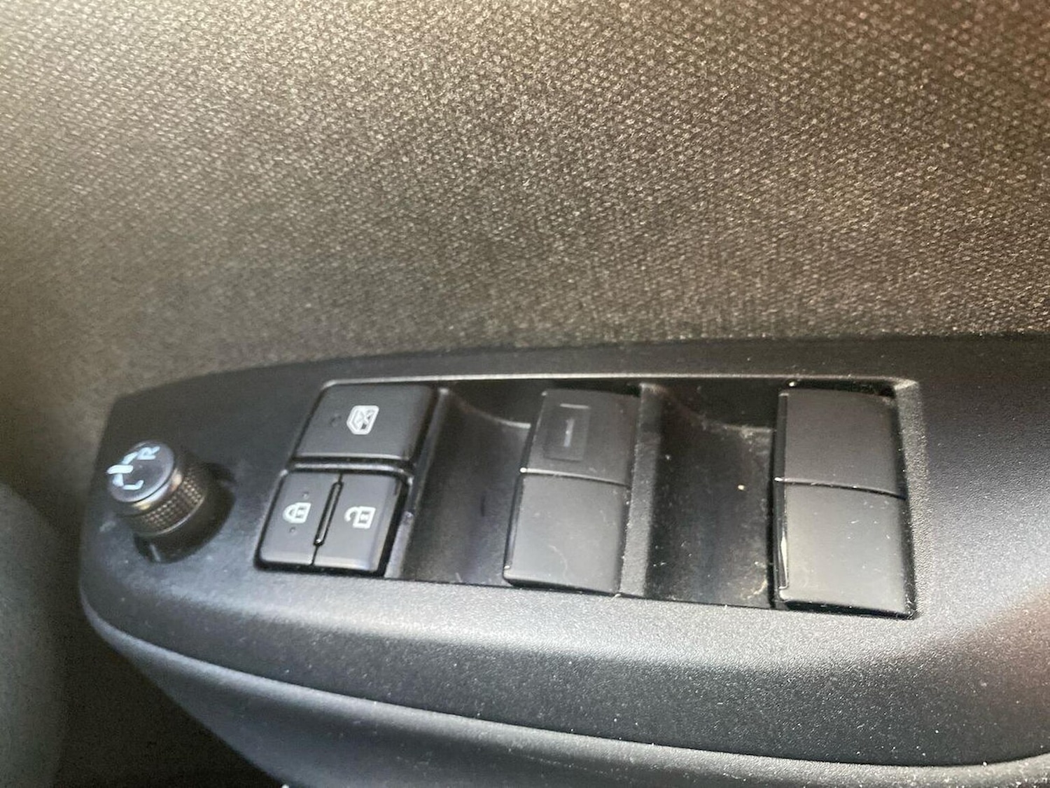 Used Toyota Yaris 2020 for sale - 76497255: Photo 21