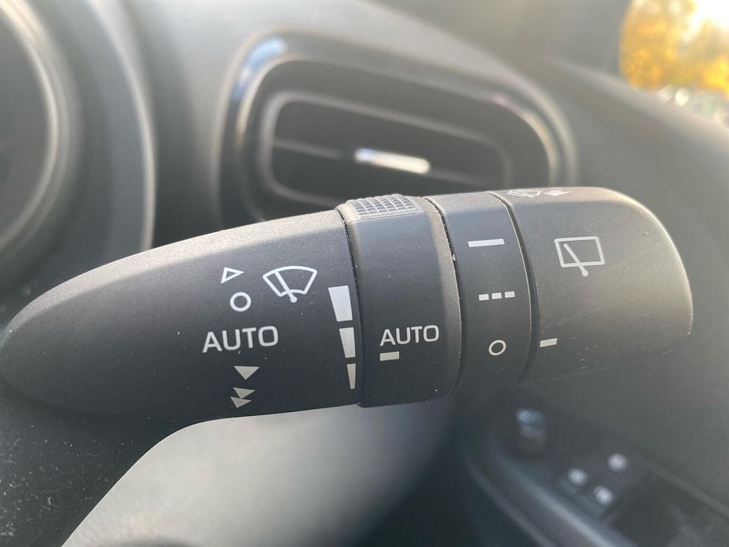 Used Toyota Yaris 2020 for sale - 76497255: Photo 26