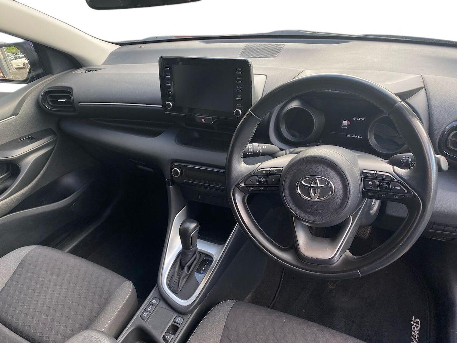 Used Toyota Yaris 2020 for sale - 76497255: Photo 8