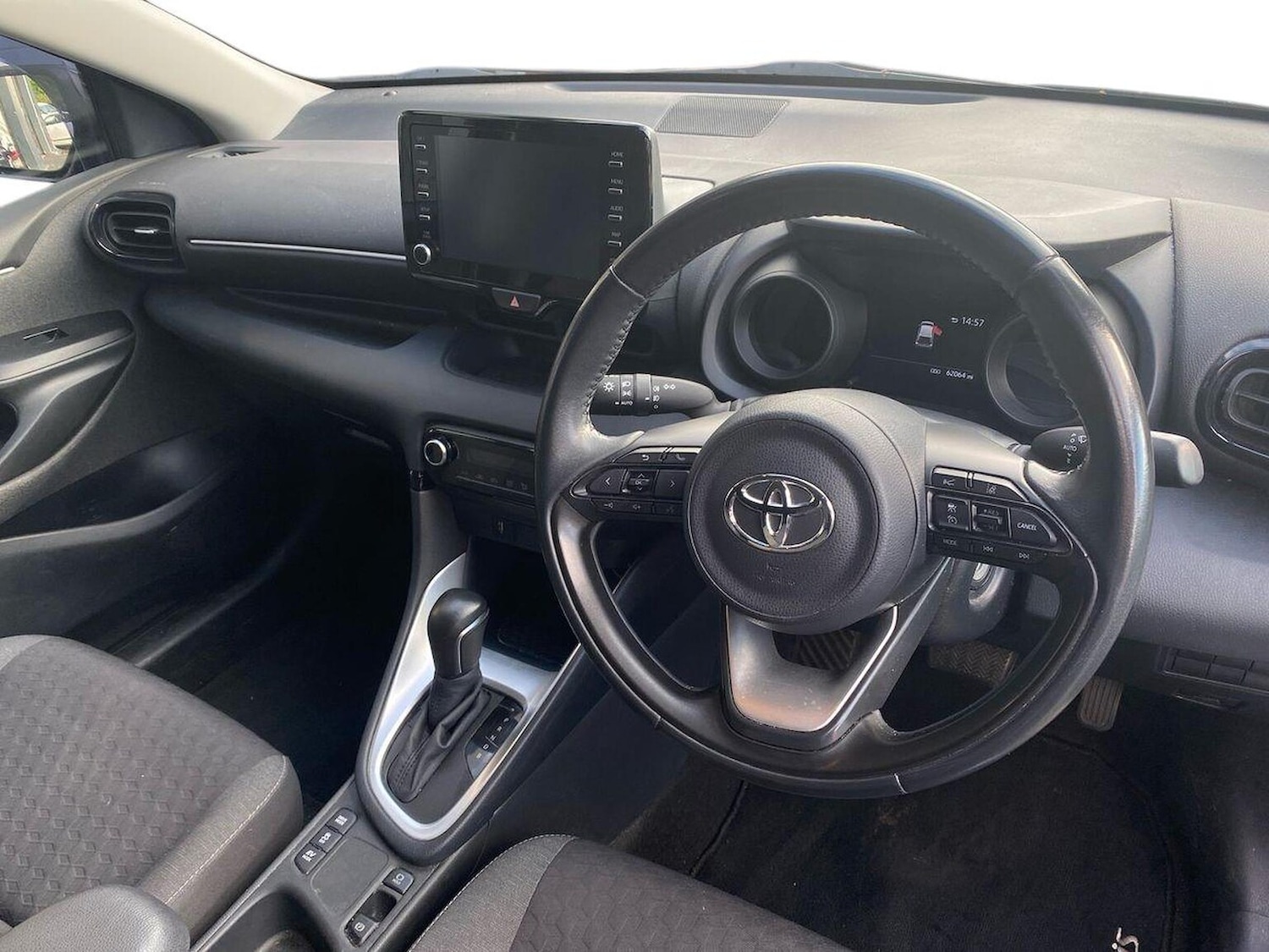Used Toyota Yaris 2020 for sale - 76497255: Photo 9