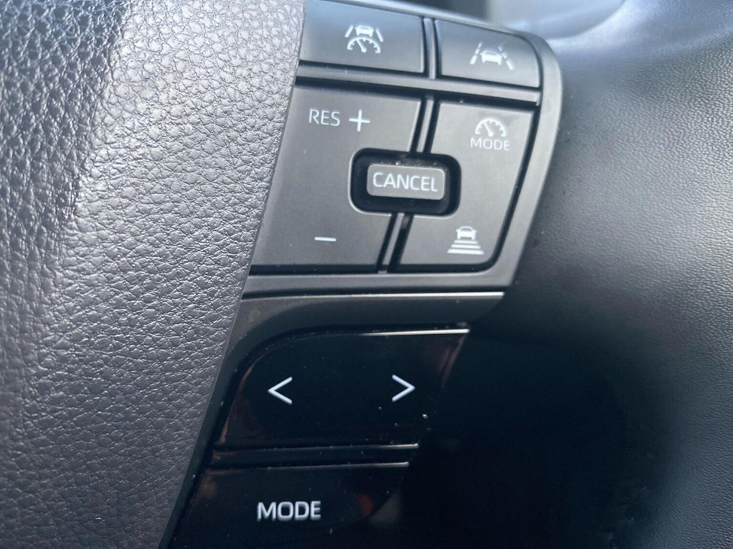 Used Toyota C-HR 2024 for sale - 77487635: Photo 25