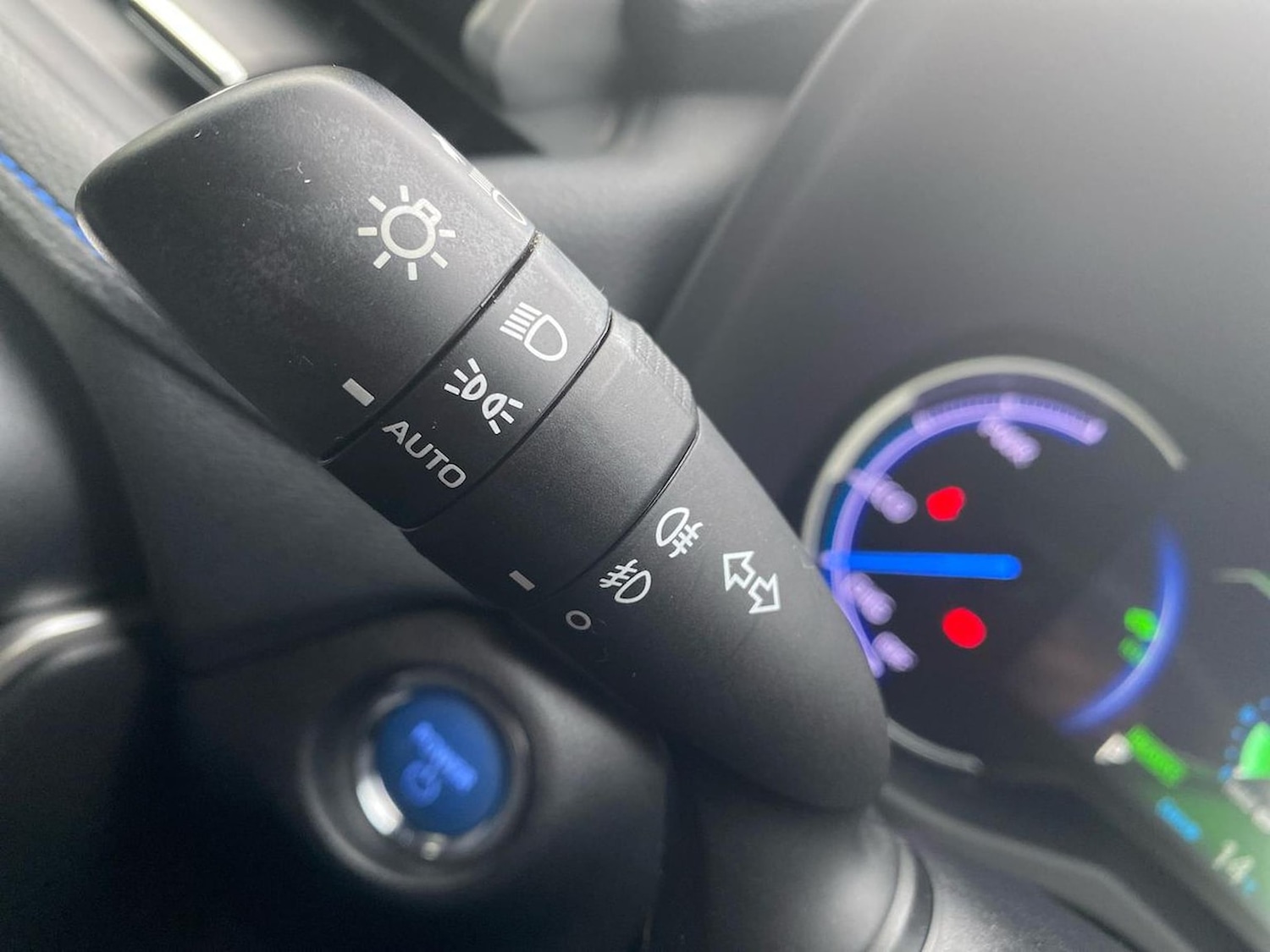 Used Toyota RAV4 2020 for sale - 76877981: Photo 28