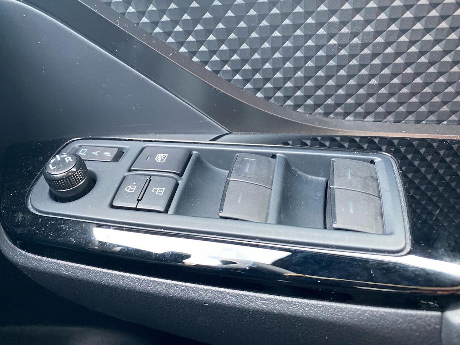 Used Toyota C-HR 2023 for sale - 76324533: Photo 21