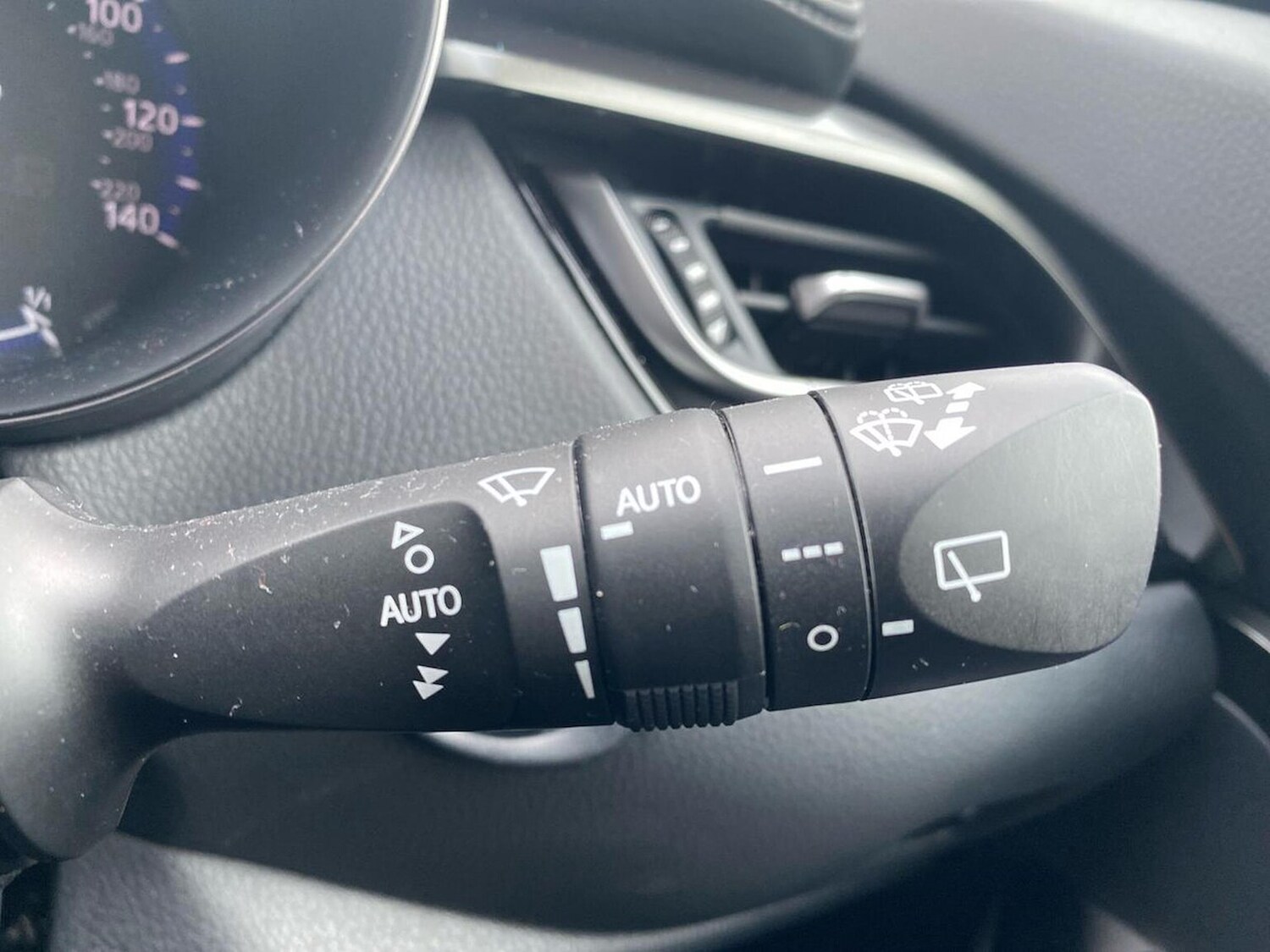 Used Toyota C-HR 2023 for sale - 76324533: Photo 26