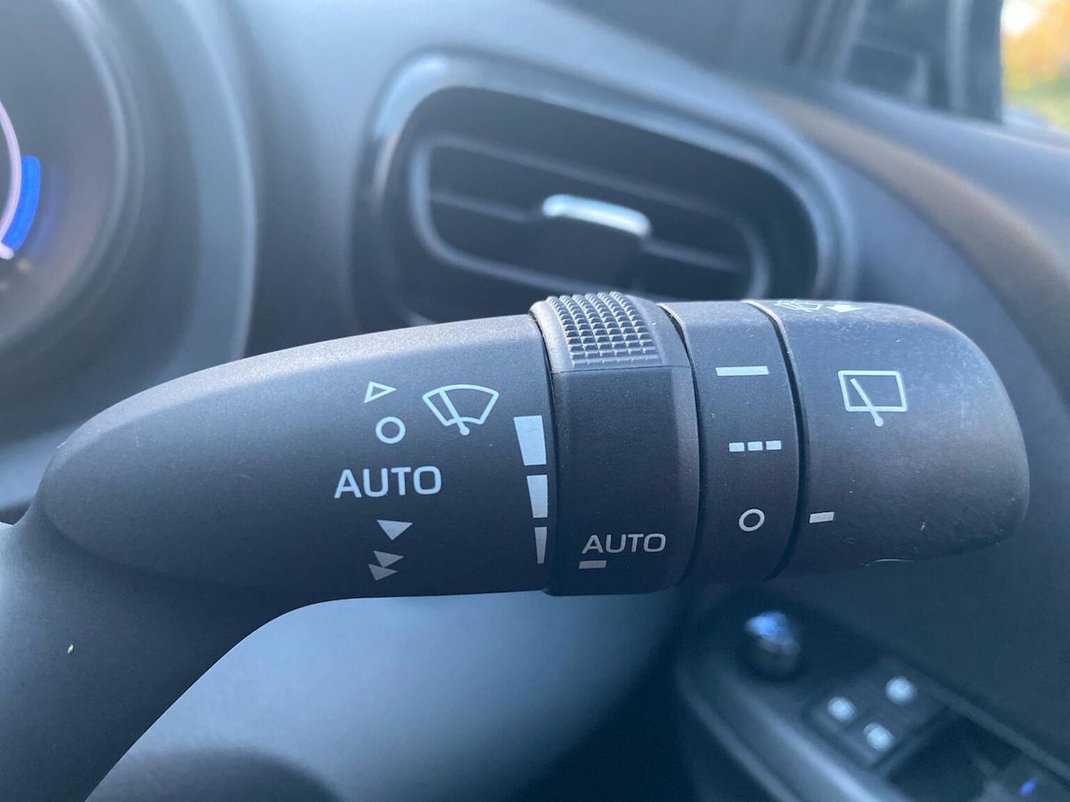 Used Toyota Yaris Cross 2024 for sale - 76751930: Photo 27