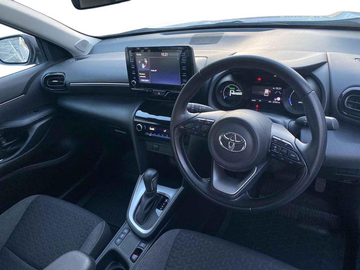 Used Toyota Yaris Cross 2024 for sale - 76751930: Photo 9