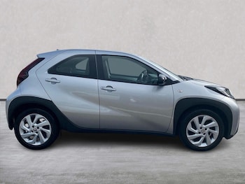 Used Toyota Aygo X 2023 for sale - 75987696: Photo 3