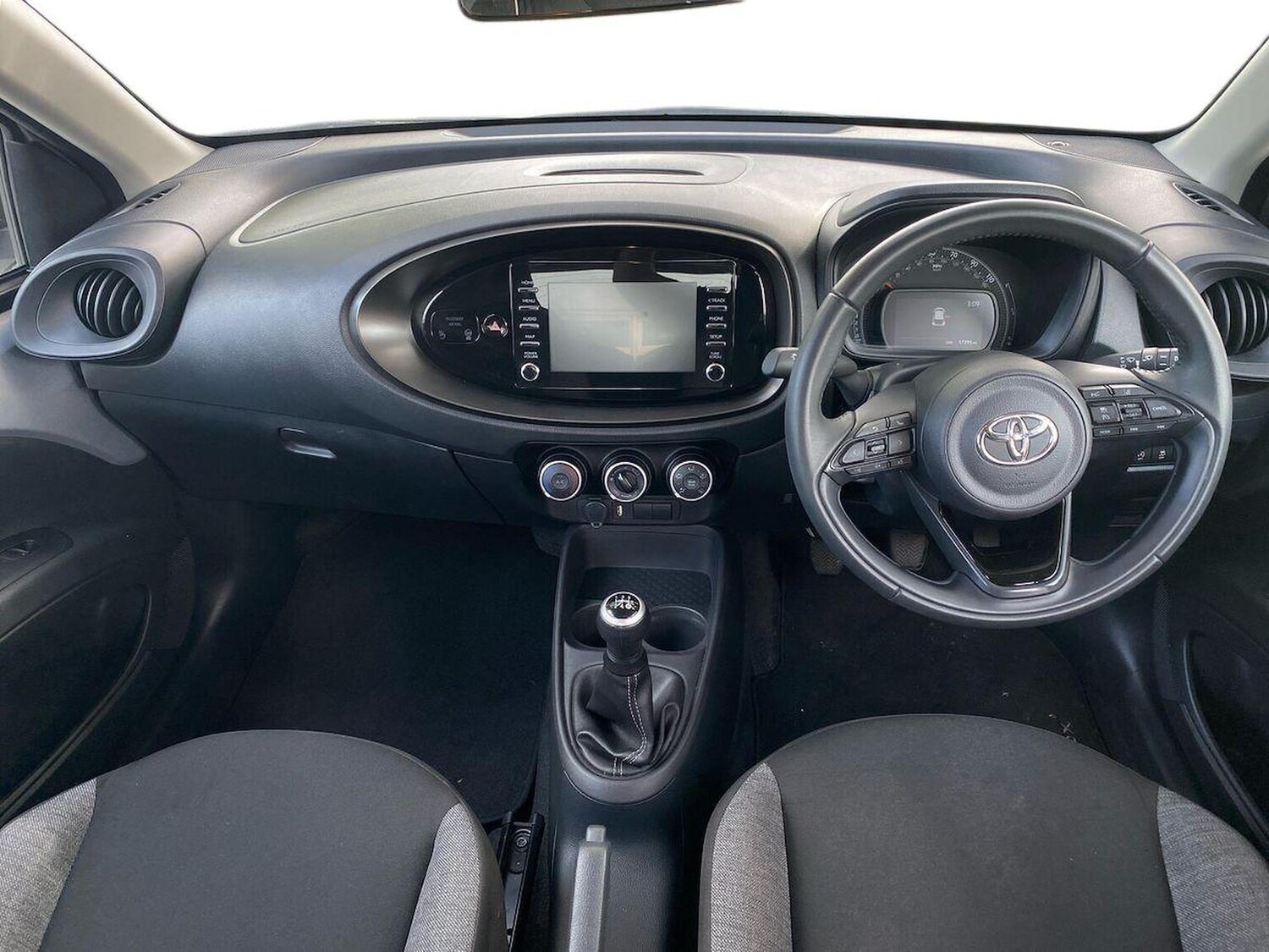 Used Toyota Aygo X 2023 for sale - 75987696: Photo 8