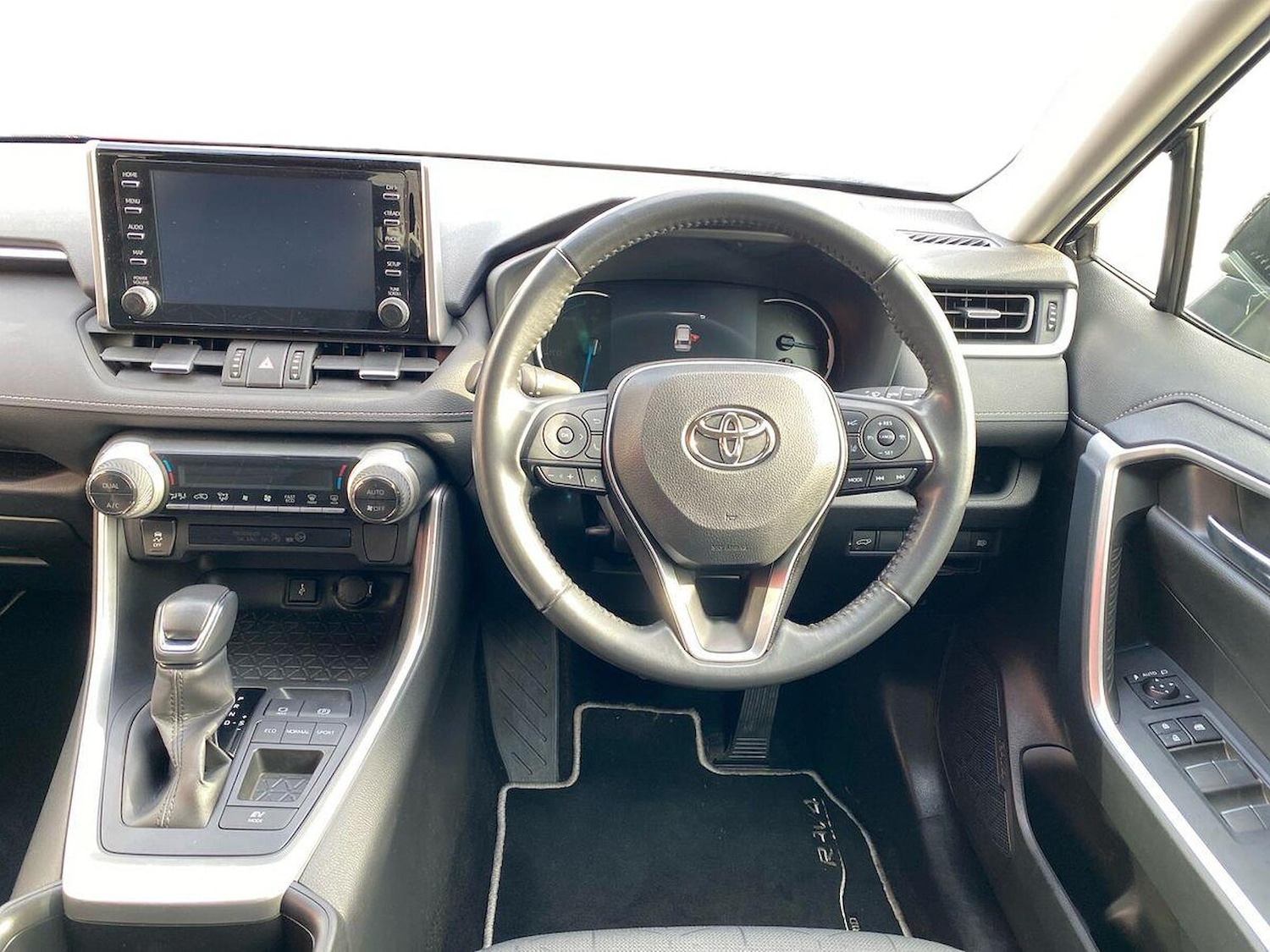 Used Toyota RAV4 2022 for sale - 77916129: Photo 10