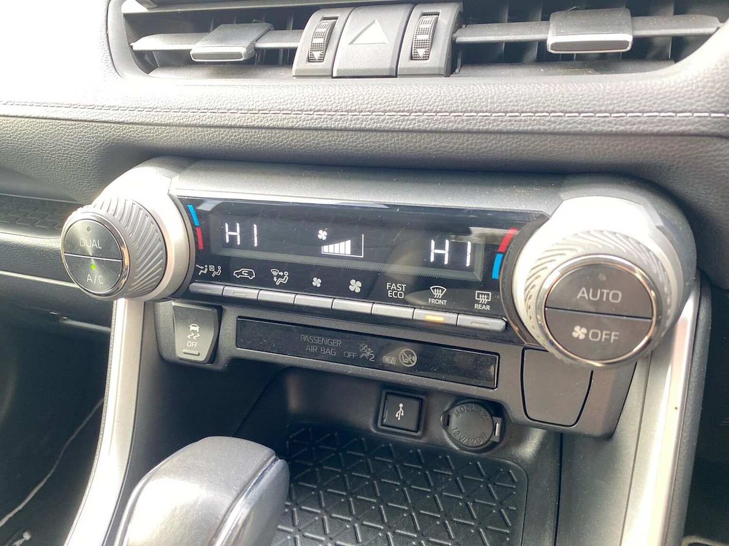 Used Toyota RAV4 2022 for sale - 77916129: Photo 13