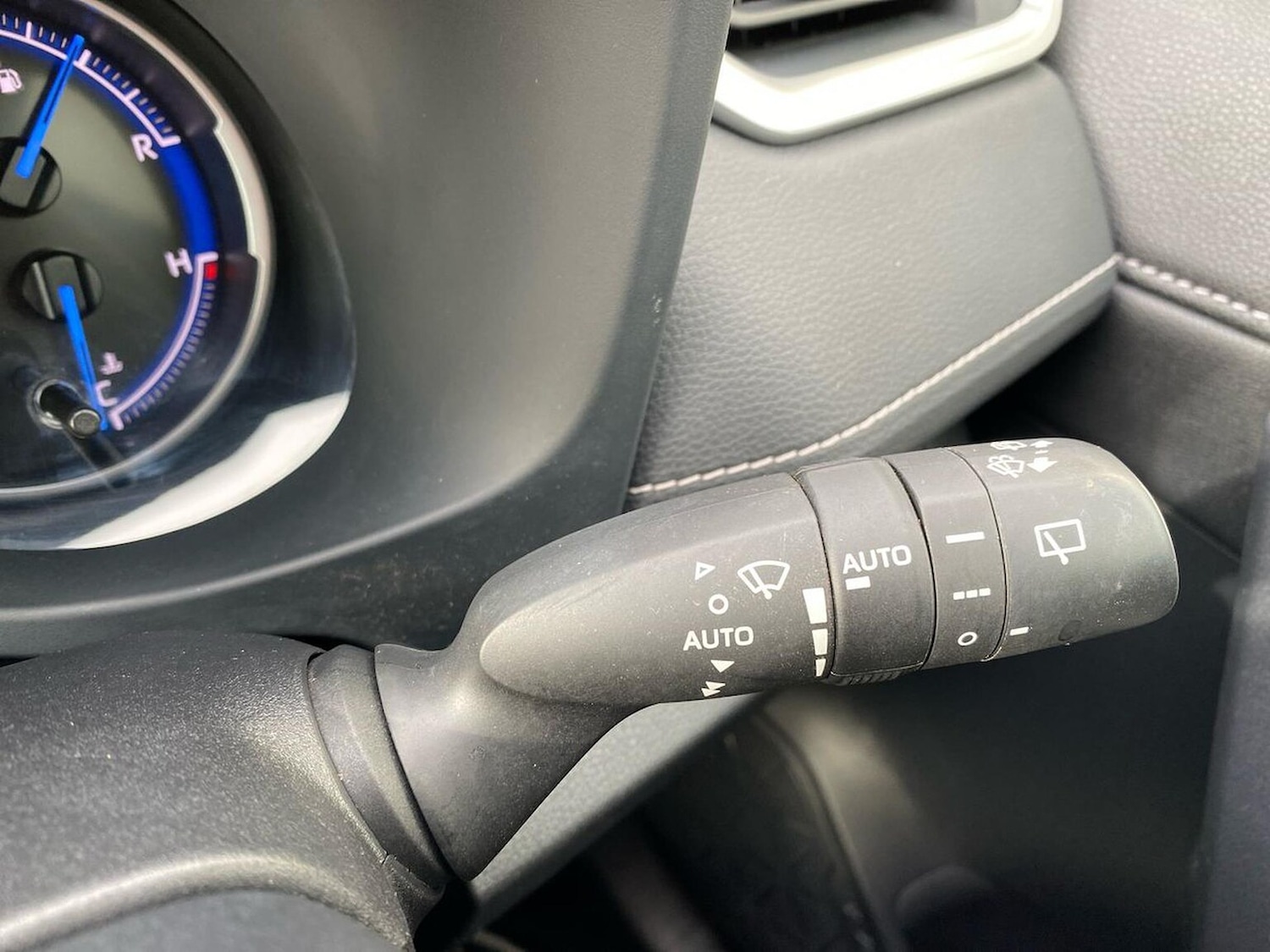 Used Toyota RAV4 2022 for sale - 77916129: Photo 27