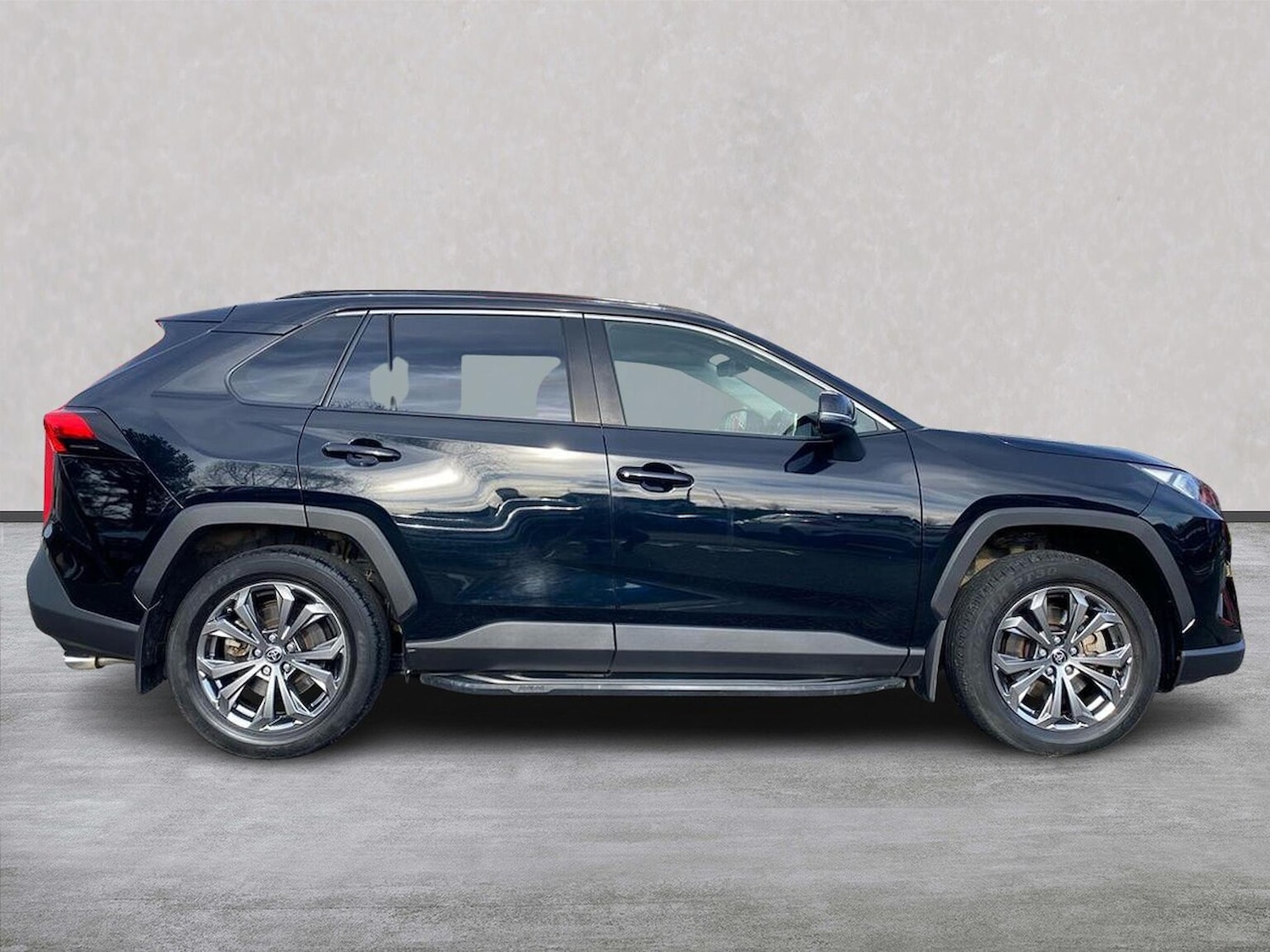 Used Toyota RAV4 2022 for sale - 77916129: Photo 4