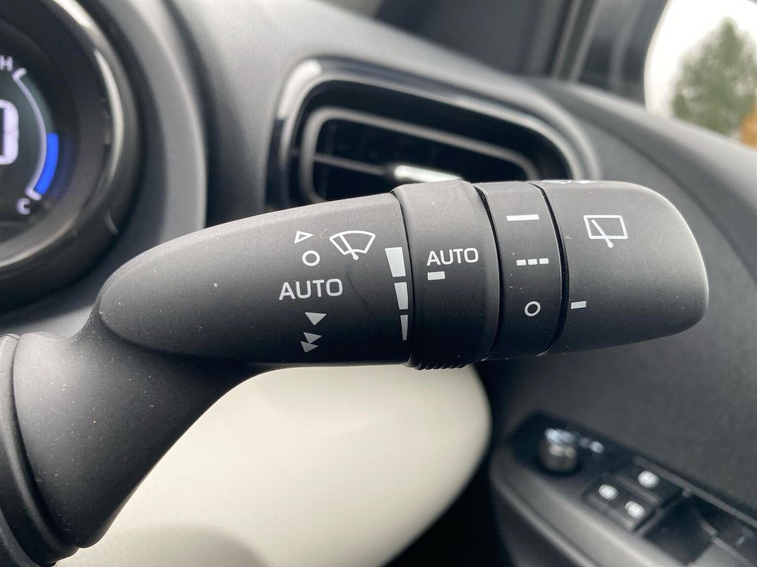 Used Toyota Yaris 2022 for sale - 76471064: Photo 27