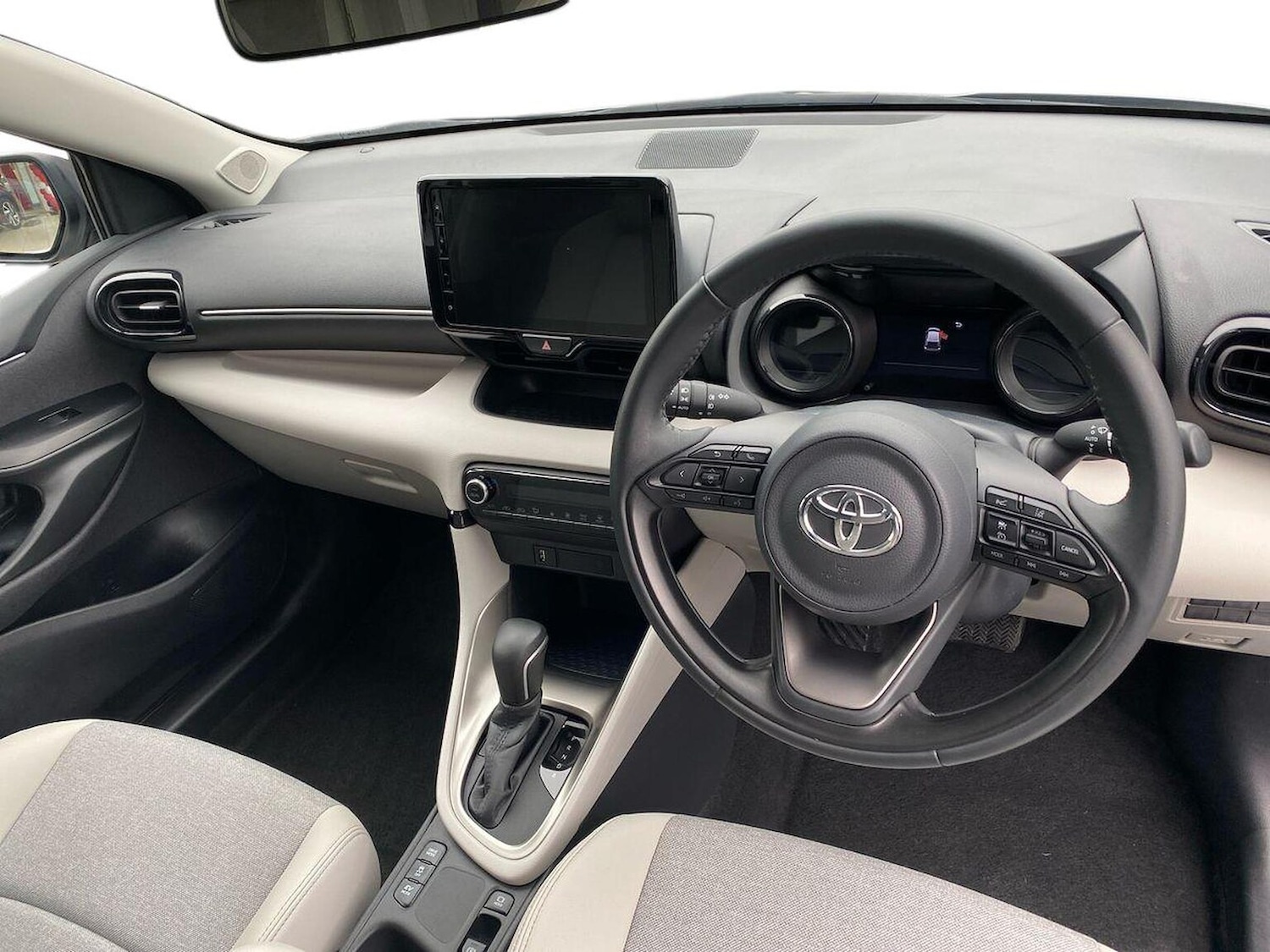 Used Toyota Yaris 2022 for sale - 76471064: Photo 8