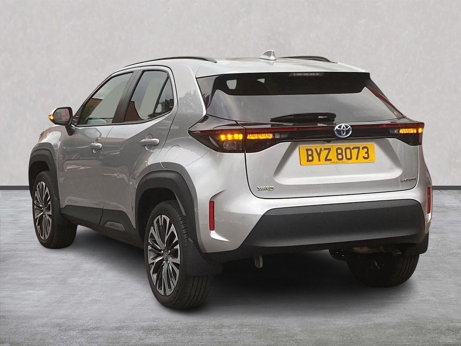 Used Toyota Yaris Cross 2023 for sale - 76231731: Photo 2