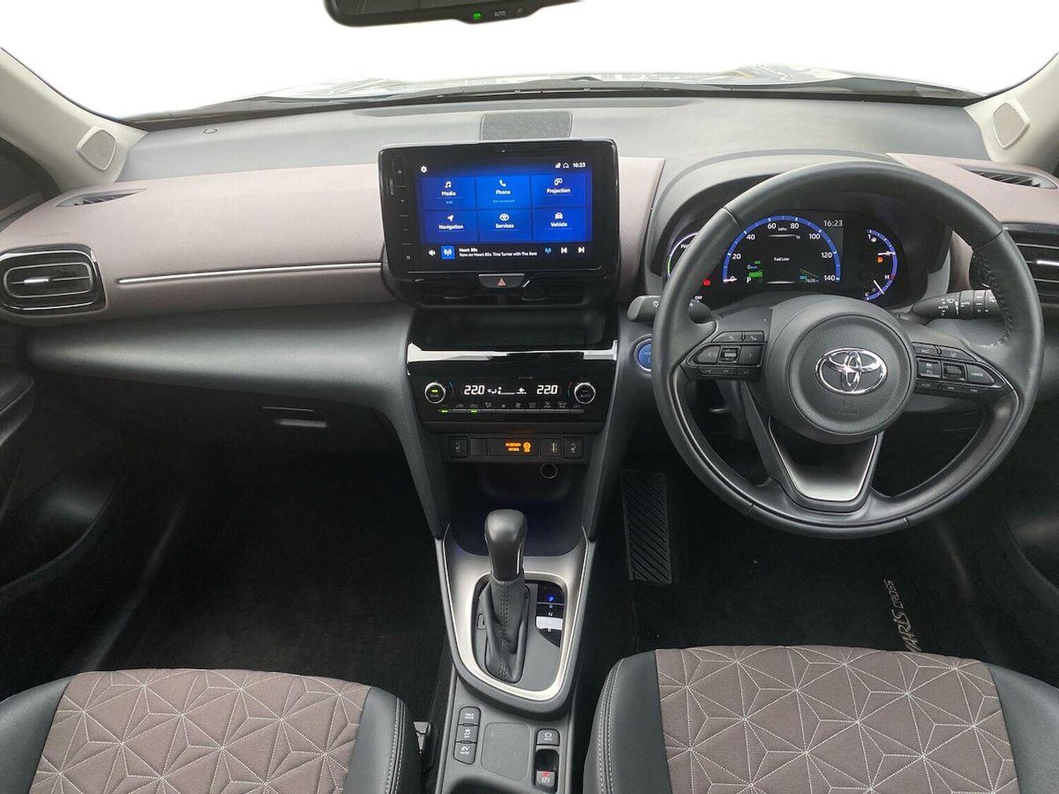 Used Toyota Yaris Cross 2023 for sale - 76231731: Photo 8