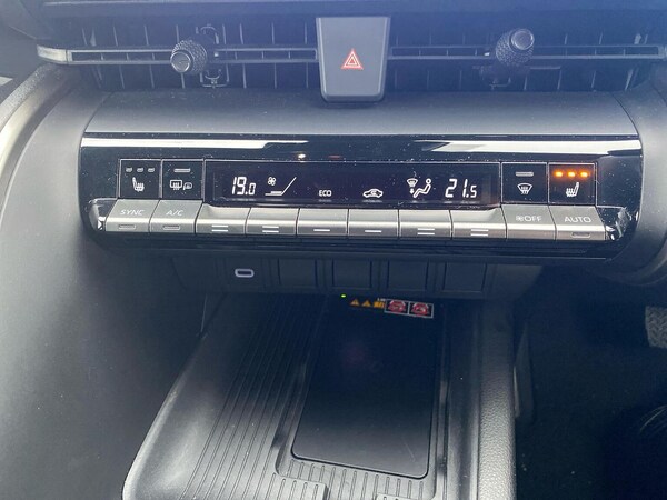 Used Toyota C-HR 2025 for sale - 76292999: Photo 12