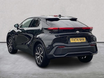 Used Toyota C-HR 2025 for sale - 76292999: Photo 2
