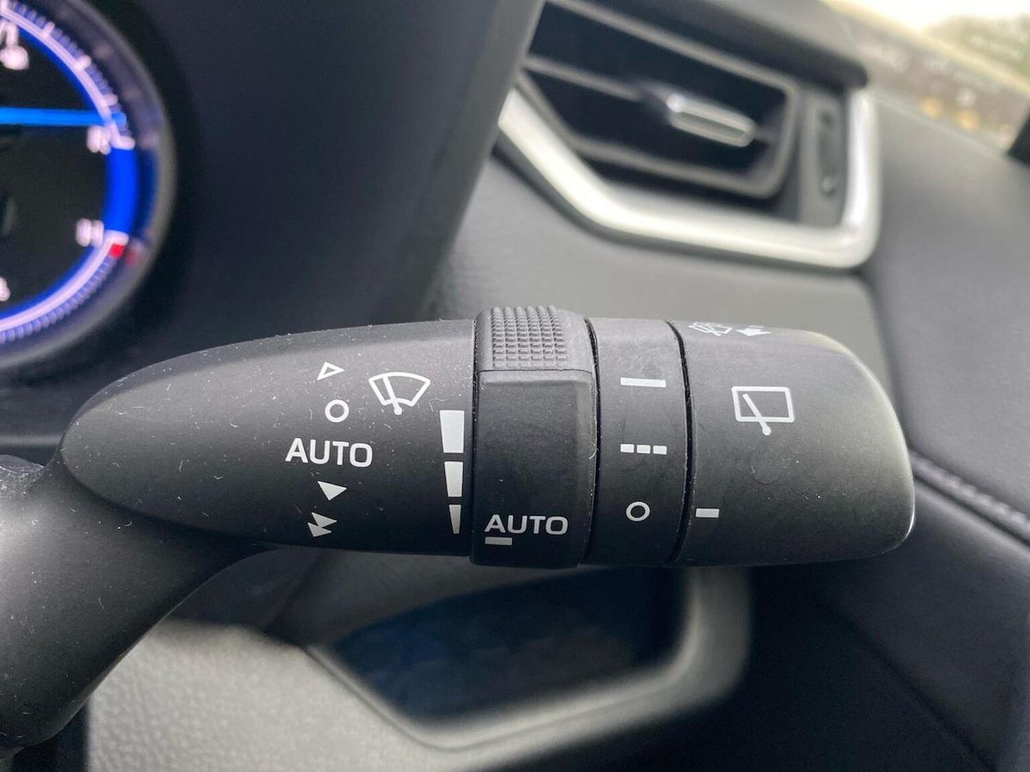 Used Toyota RAV4 2021 for sale - 76547675: Photo 27