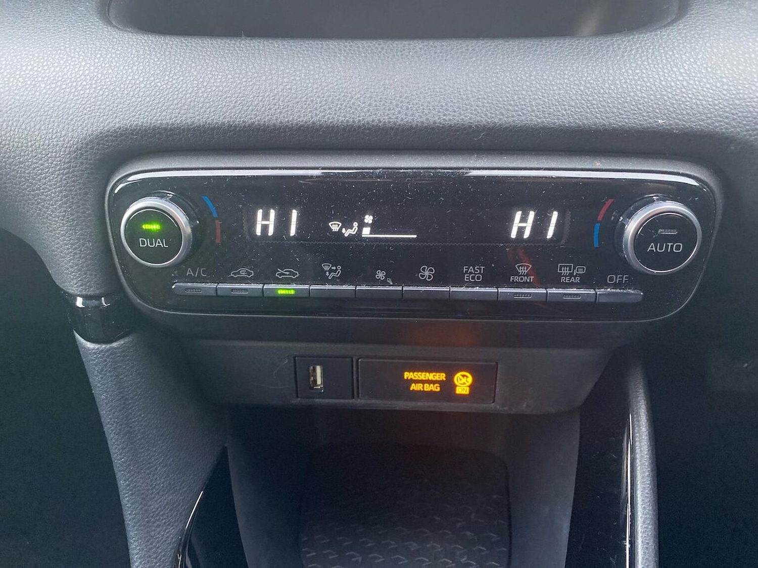 Used Toyota Yaris 2022 for sale - 76751929: Photo 12