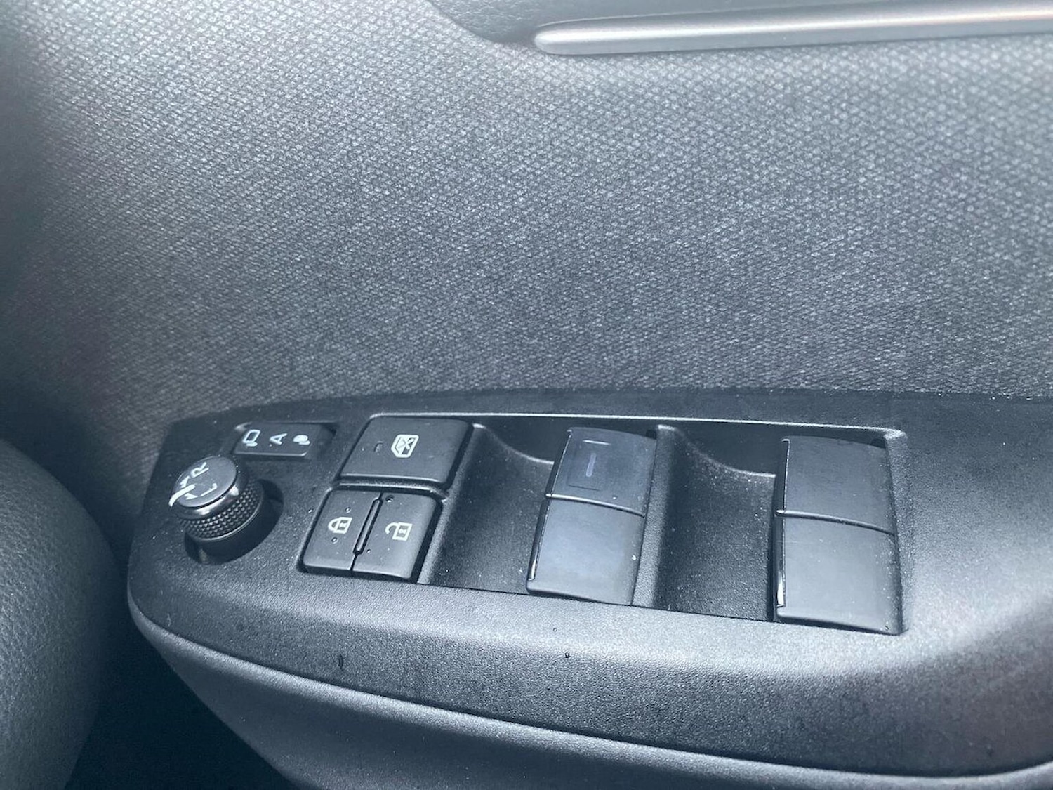 Used Toyota Yaris 2022 for sale - 76751929: Photo 21