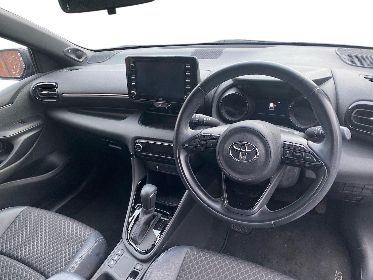 Used Toyota Yaris 2022 for sale - 76751929: Photo 8