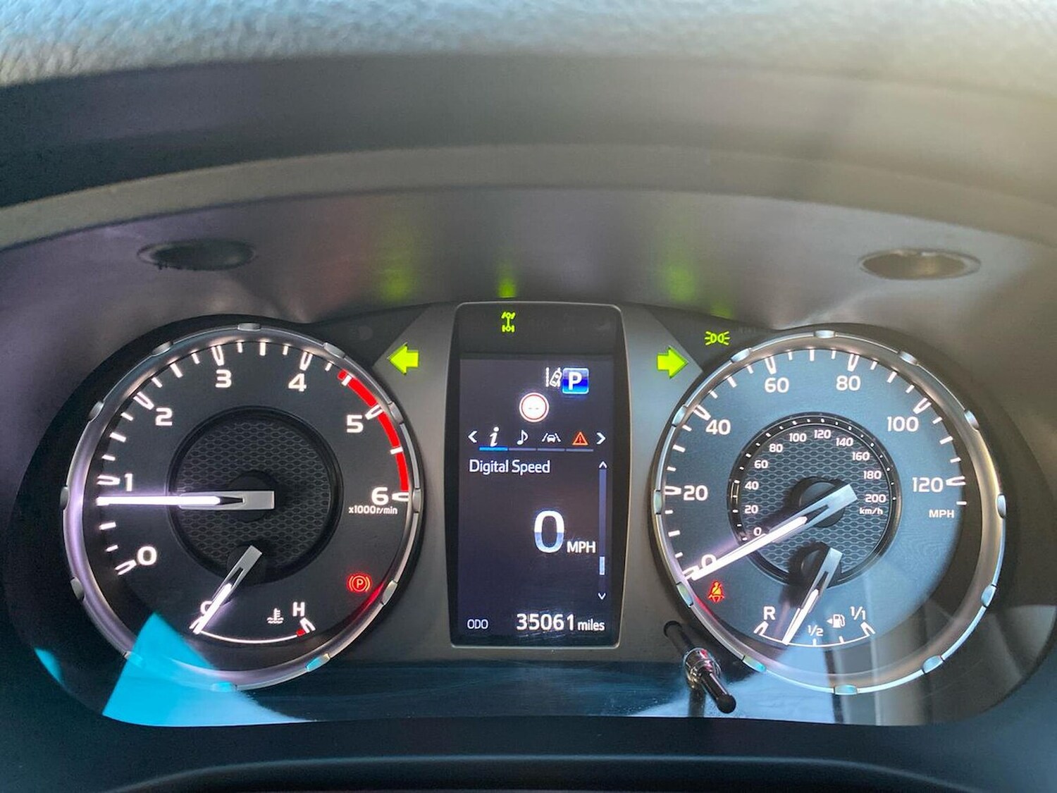 Used Toyota Hilux 2023 for sale - 77487650: Photo 10