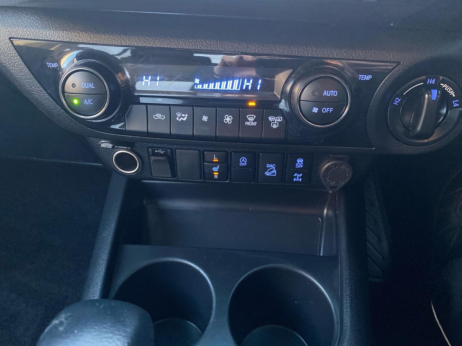 Used Toyota Hilux 2023 for sale - 77487650: Photo 12