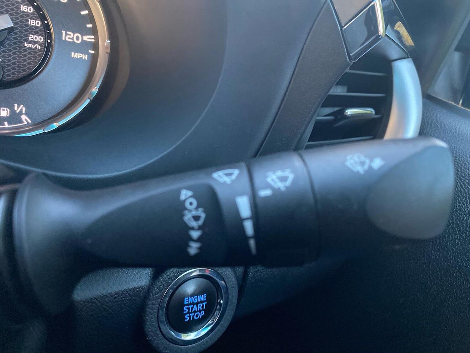 Used Toyota Hilux 2023 for sale - 77487650: Photo 27