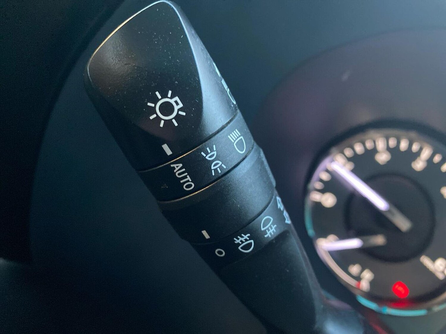 Used Toyota Hilux 2023 for sale - 77487650: Photo 28