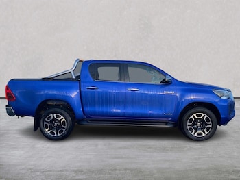 Used Toyota Hilux 2023 for sale - 77487650: Photo