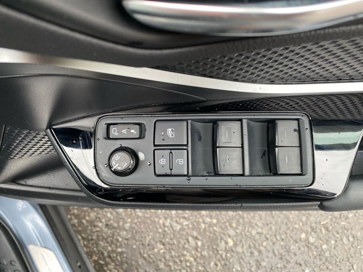 Used Toyota C-HR 2023 for sale - 78192883: Photo 23