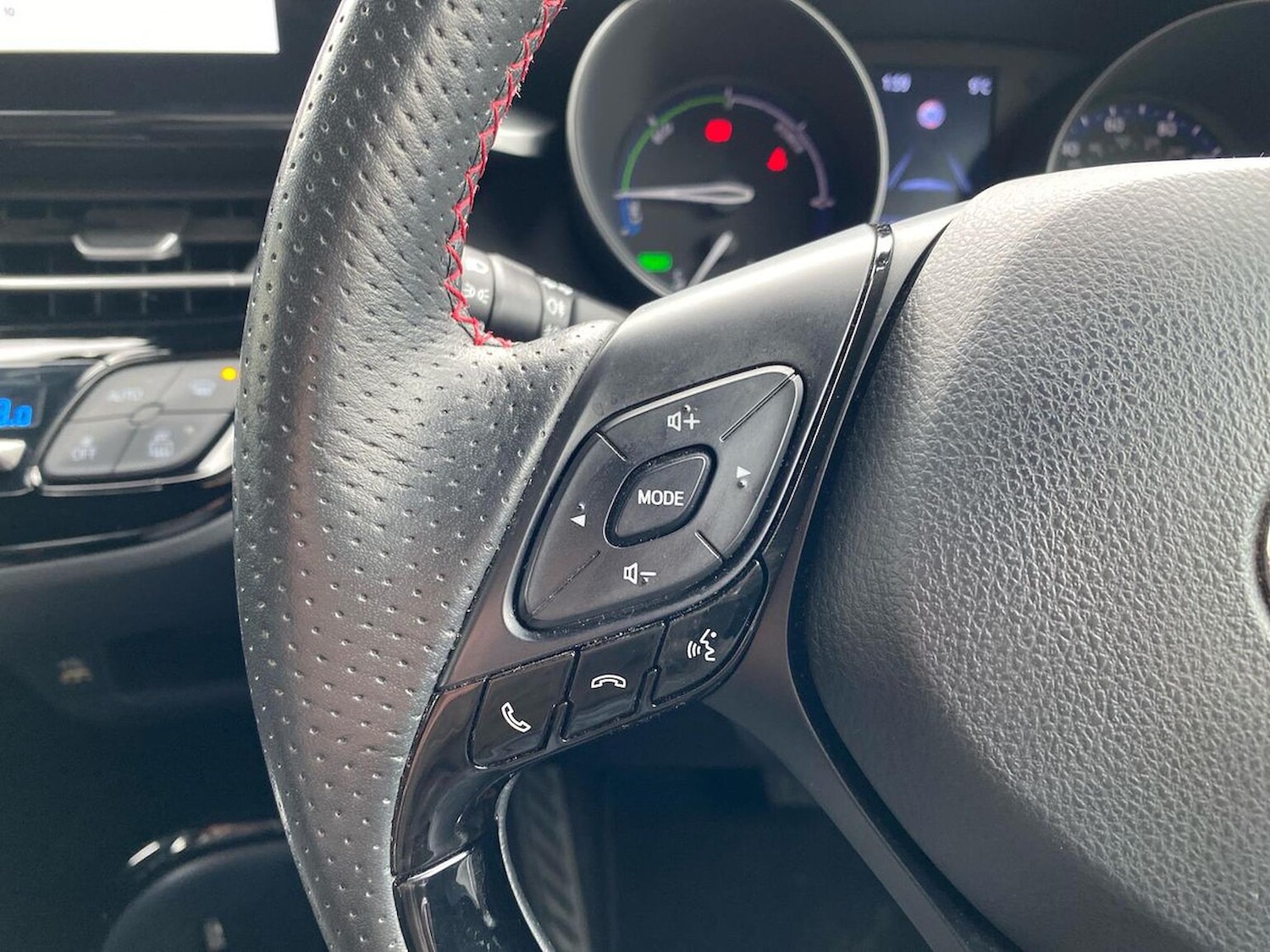 Used Toyota C-HR 2023 for sale - 78192883: Photo 27