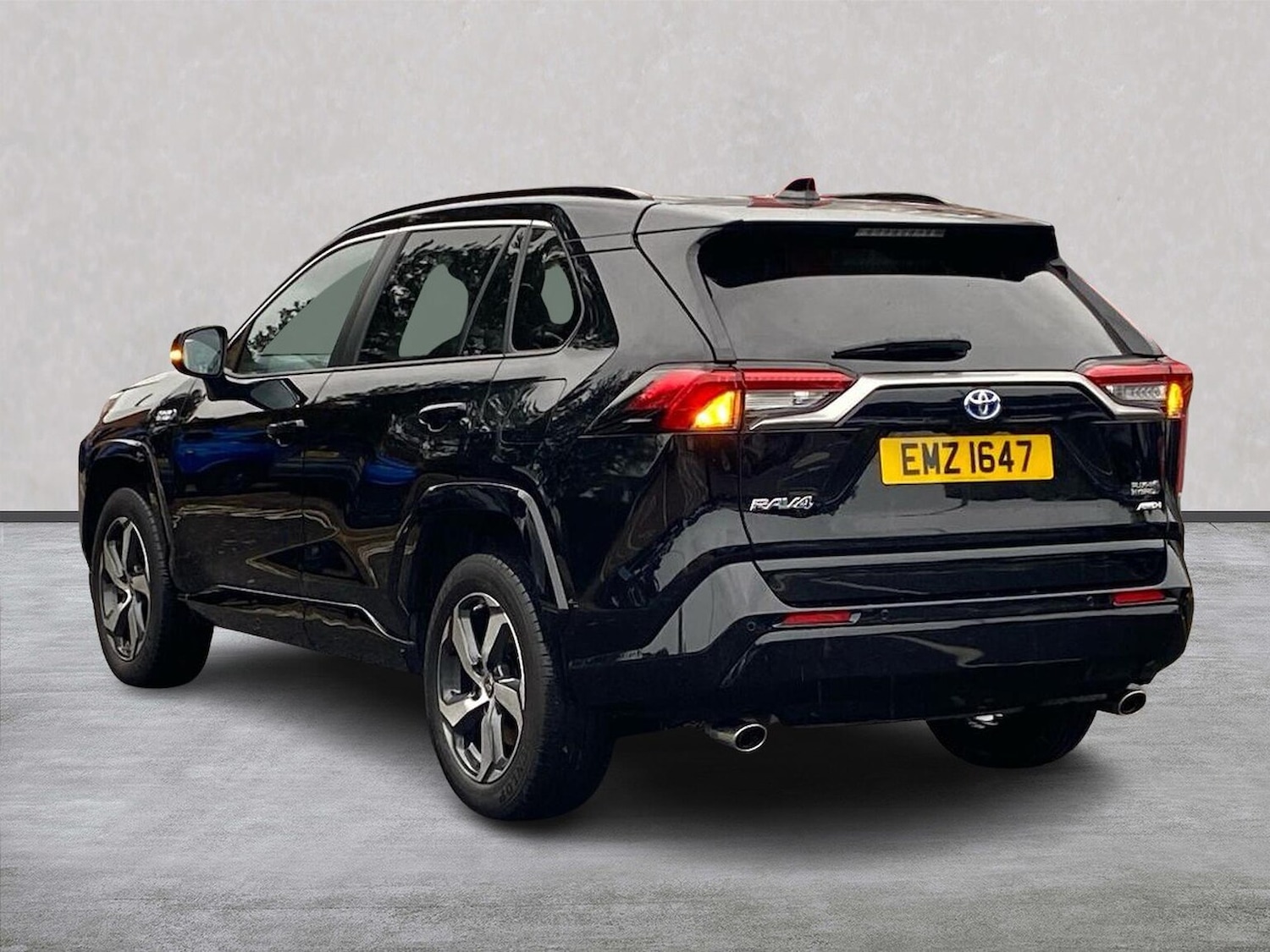 Used Toyota RAV4 2024 for sale - 76170746: Photo 2