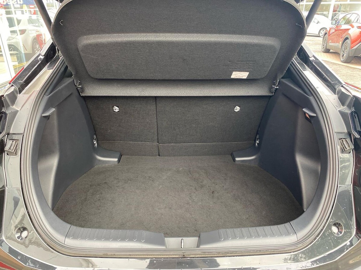 Used Toyota C-HR 2025 for sale - 77980068: Photo 17