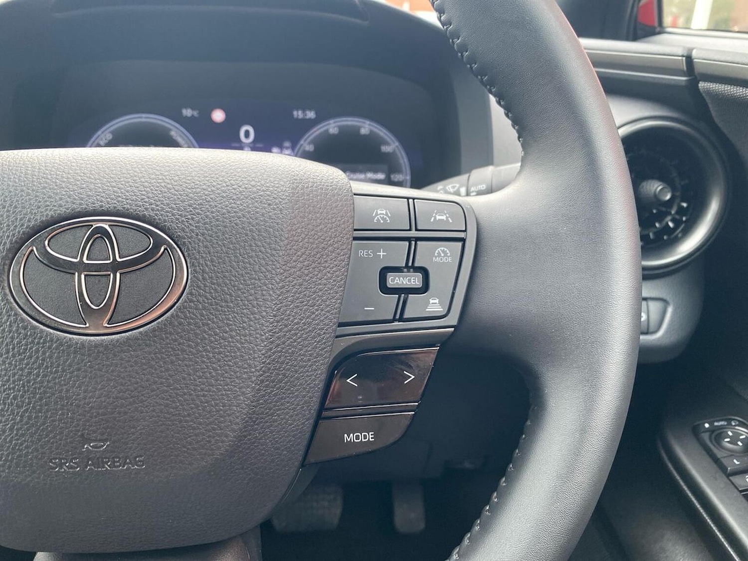 Used Toyota C-HR 2025 for sale - 77980068: Photo 24