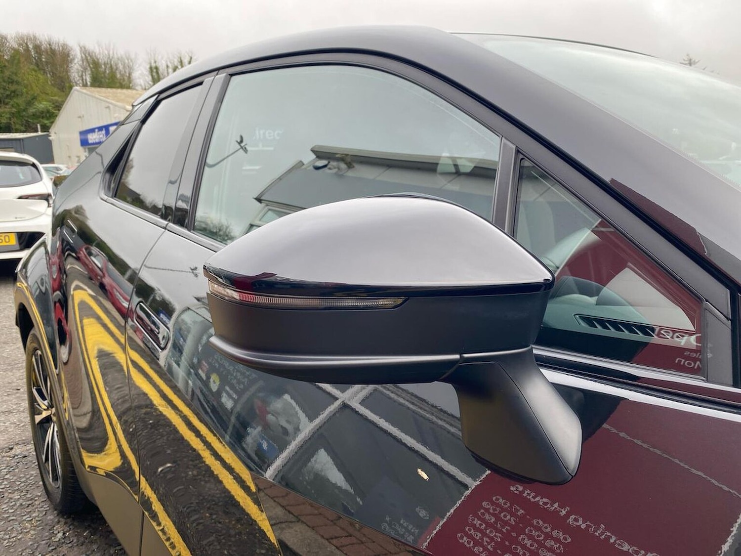 Used Toyota C-HR 2025 for sale - 77980068: Photo 30