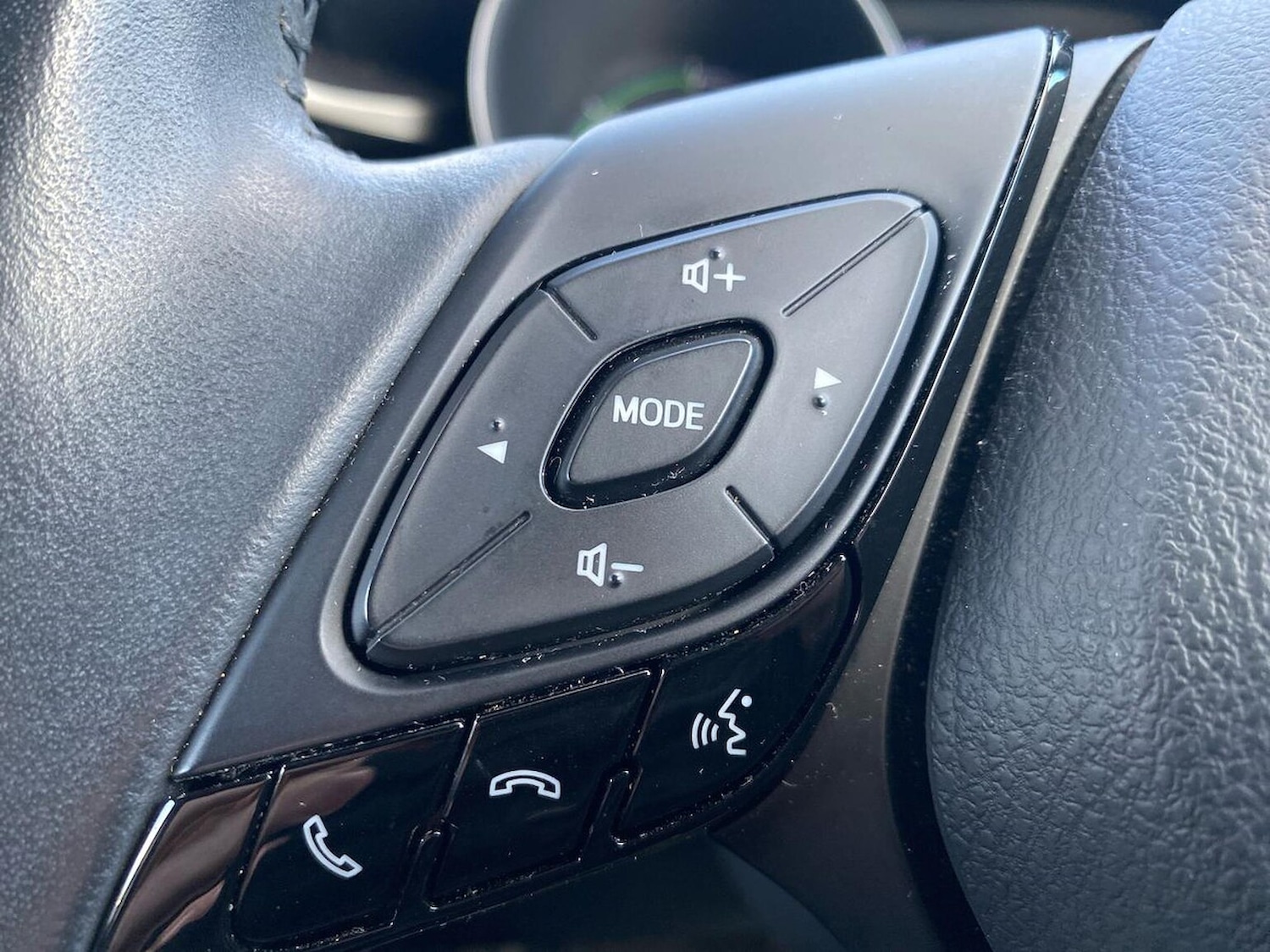 Used Toyota C-HR 2022 for sale - 76392444: Photo 26