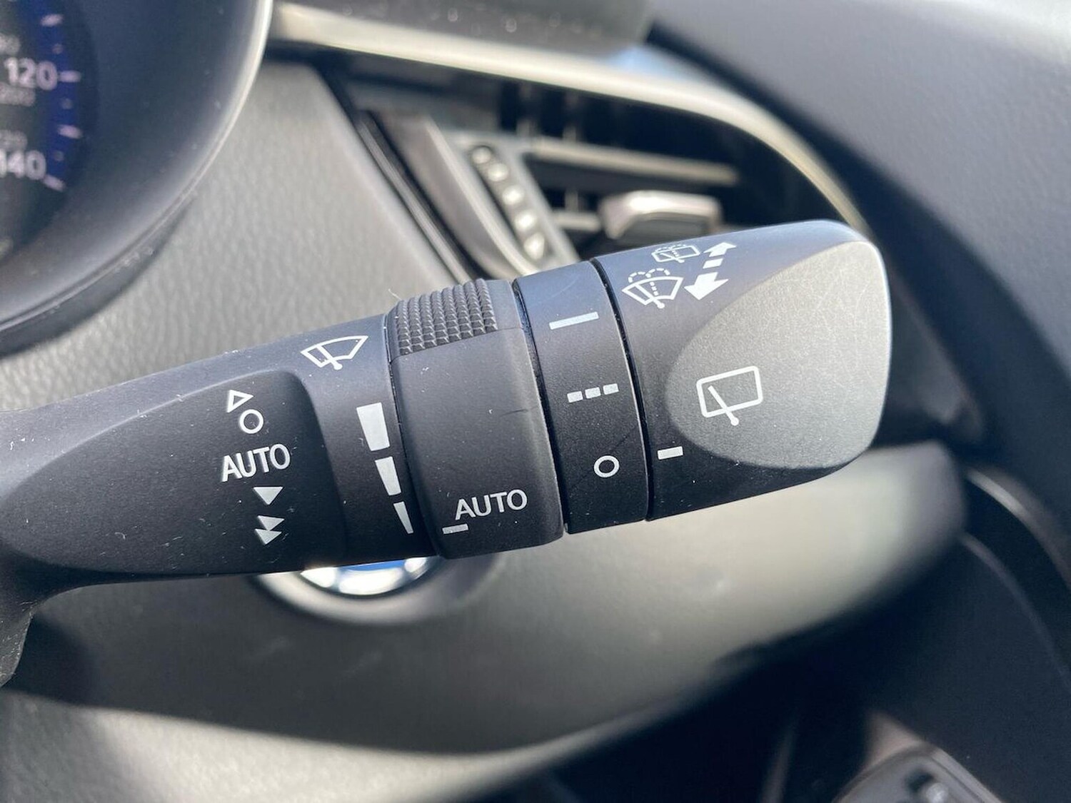 Used Toyota C-HR 2022 for sale - 76392444: Photo 27