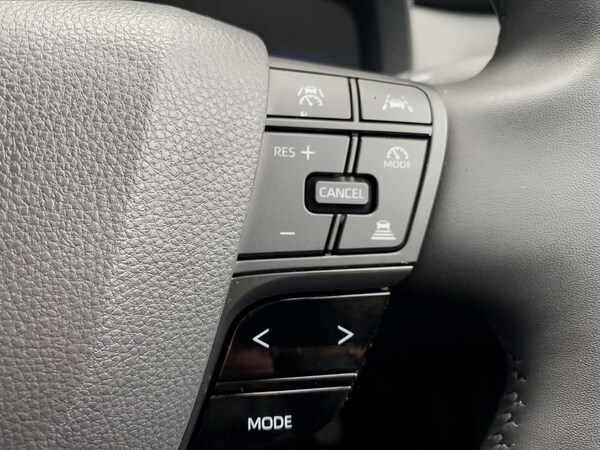 Used Toyota C-HR 2024 for sale - 76313859: Photo 24